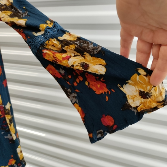 Blu Pepper | Floral Longline Tunic Blouse Top Size Small /Navy - Picture 7 of 16